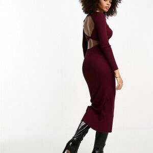 Elegant Burgundy Open-Back Dress